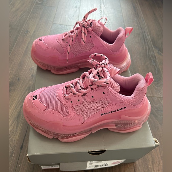 Balenciaga
Triple S Clear Sole Sneaker - Picture 3 of 8